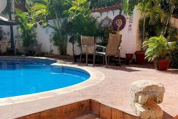 هتل Suites Cancun Center