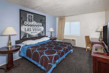 هتل Super 8 By Wyndham Las Vegas North Strip/fremont St. Area