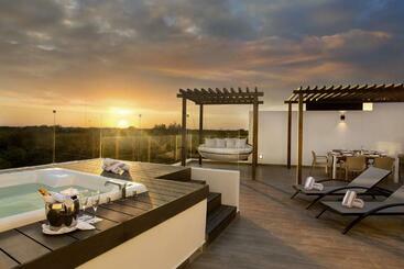 The Fives Beach Hotel & Residences - All Inclusive