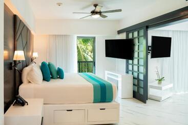 The Fives Beach Hotel & Residences - All Inclusive