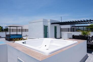 The Fives Beach Hotel & Residences - All Inclusive