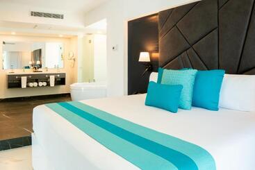The Fives Beach Hotel & Residences - All Inclusive