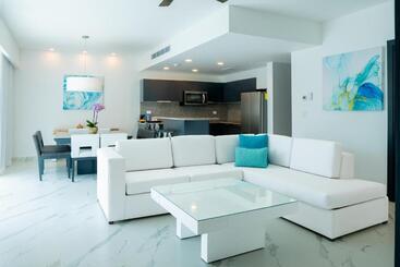 The Fives Beach Hotel & Residences - All Inclusive