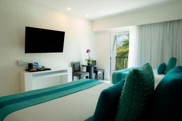 The Fives Beach Hotel & Residences - All Inclusive