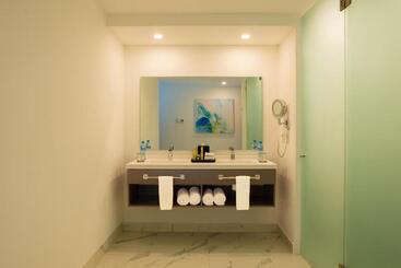 The Fives Beach Hotel & Residences - All Inclusive