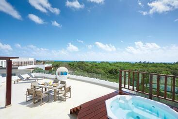 The Fives Beach Hotel & Residences - All Inclusive
