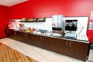 هتل Travelodge Valencia Aeropuerto