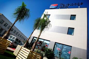 هتل Travelodge Valencia Aeropuerto