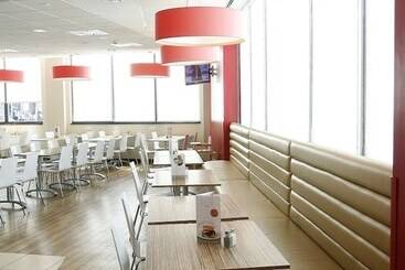 هتل Travelodge Valencia Aeropuerto