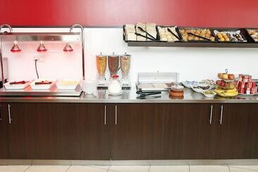 هتل Travelodge Valencia Aeropuerto