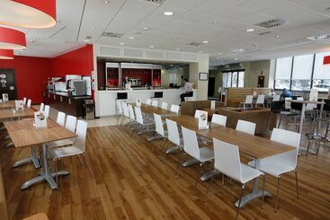 هتل Travelodge Valencia Aeropuerto