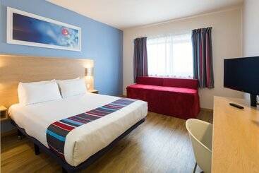 هتل Travelodge Valencia Aeropuerto