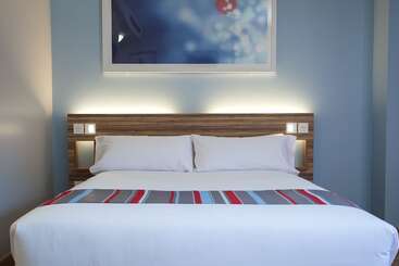 هتل Travelodge Valencia Aeropuerto