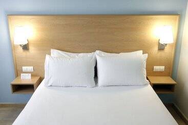 هتل Travelodge Valencia Aeropuerto