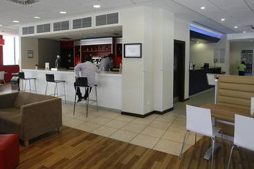 هتل Travelodge Valencia Aeropuerto