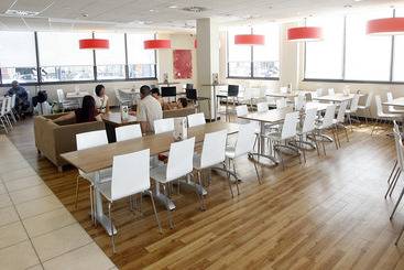 هتل Travelodge Valencia Aeropuerto