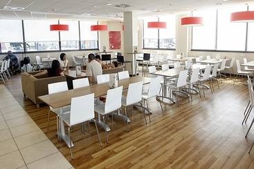 هتل Travelodge Valencia Aeropuerto