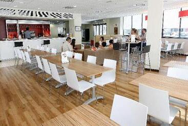 هتل Travelodge Valencia Aeropuerto