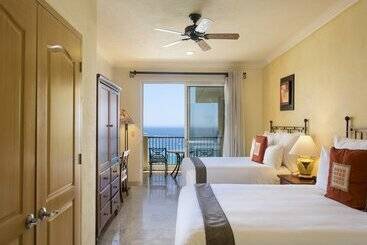 هتل Villa Del Arco Beach Resort & Spa