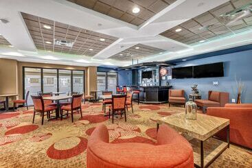 هتل Wingate By Wyndham State Arena Raleigh/cary