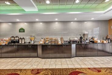 هتل Wingate By Wyndham State Arena Raleigh/cary