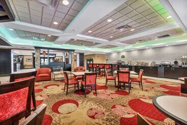 هتل Wingate By Wyndham State Arena Raleigh/cary