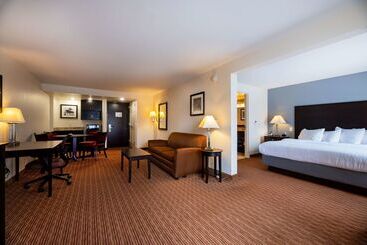 هتل Wingate By Wyndham State Arena Raleigh/cary