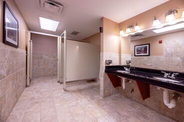 هتل Wingate By Wyndham State Arena Raleigh/cary