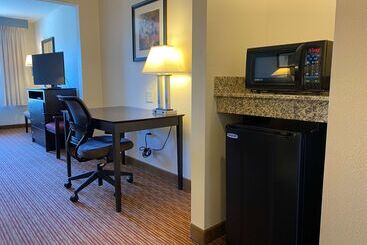 هتل Wingate By Wyndham State Arena Raleigh/cary
