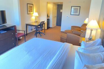 هتل Wingate By Wyndham State Arena Raleigh/cary