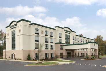 هتل Wingate By Wyndham State Arena Raleigh/cary