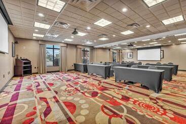 هتل Wingate By Wyndham State Arena Raleigh/cary