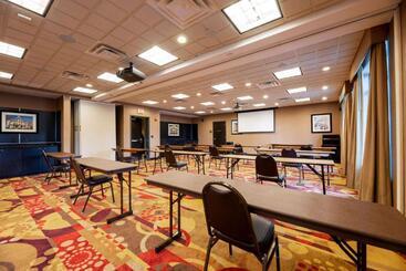 هتل Wingate By Wyndham State Arena Raleigh/cary