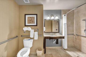 هتل Wingate By Wyndham State Arena Raleigh/cary