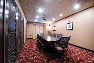 هتل Wingate By Wyndham State Arena Raleigh/cary