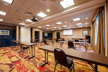 هتل Wingate By Wyndham State Arena Raleigh/cary