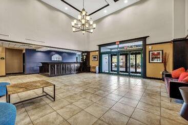 هتل Wingate By Wyndham State Arena Raleigh/cary