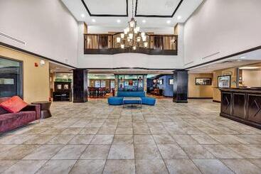 هتل Wingate By Wyndham State Arena Raleigh/cary