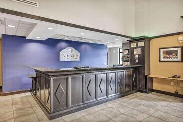 هتل Wingate By Wyndham State Arena Raleigh/cary