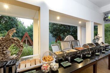 Phuket Sea Resort Sha Extra Plus