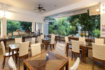 Phuket Sea Resort Sha Extra Plus