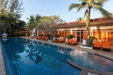 Phuket Sea Resort Sha Extra Plus