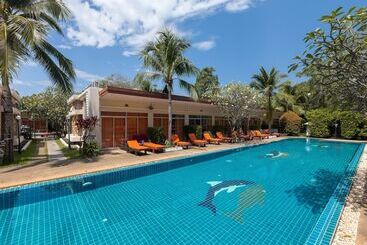 Phuket Sea Resort Sha Extra Plus