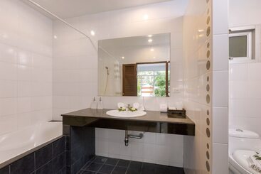 Phuket Sea Resort Sha Extra Plus