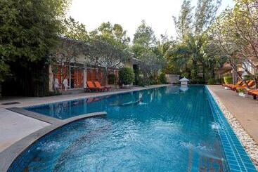 Phuket Sea Resort Sha Extra Plus