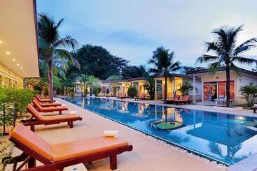 Phuket Sea Resort Sha Extra Plus