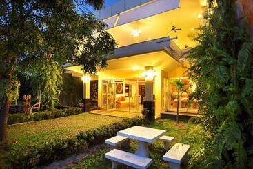 Phuket Sea Resort Sha Extra Plus