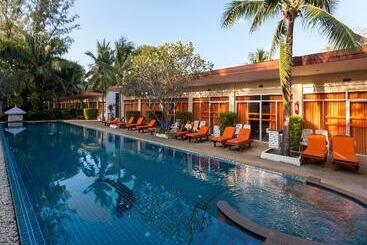 Phuket Sea Resort Sha Extra Plus