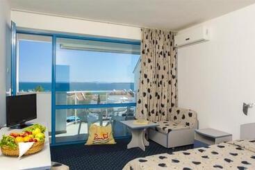 Sineva Beach Hotel   All Inclusive