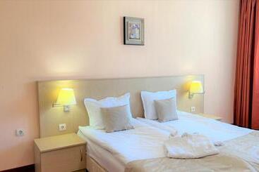 هتل Orpheus   Casino And Spa